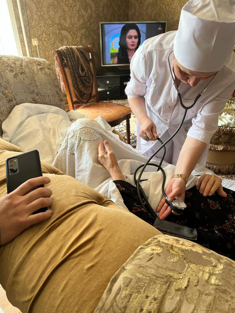 Мобильная бригада Комплексного центра социального обслуживания населения Минтруда РД в Унцукульском районе в рамках проекта «Старшее поколение» нацпроекта «Демография» посетила подопечных пожилых